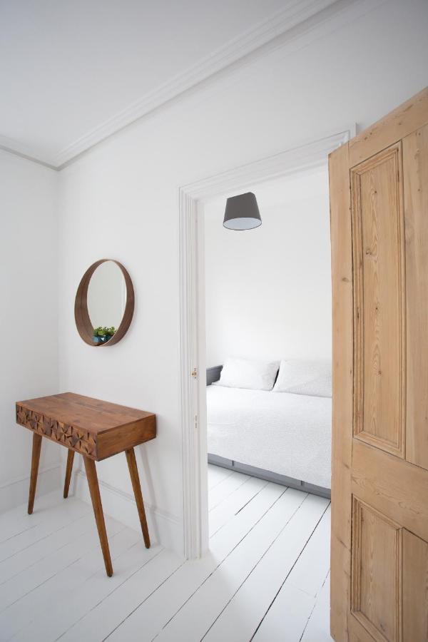 Elegant York House - On A Beach Road, Sleeps 12, With Sea Views Worthing Exterior photo